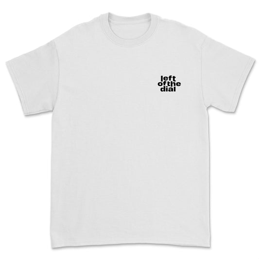 T-shirt 'Left of the Dial' • Klein zwart logo borst